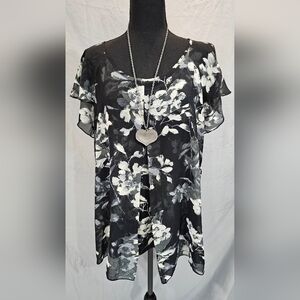 Beautiful black and white flower blouse
